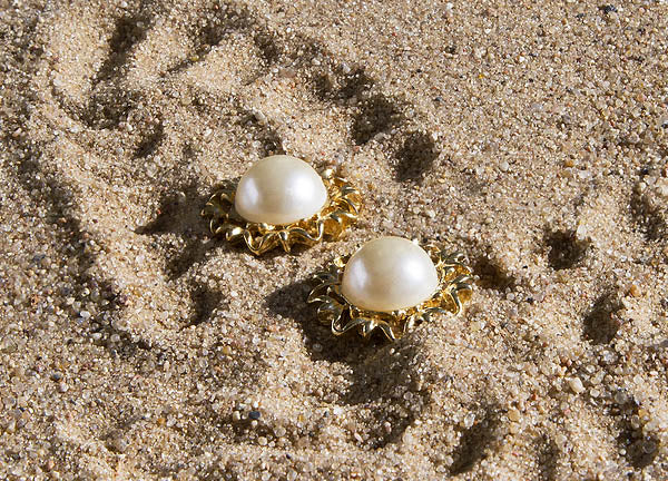 Travel Jewelry Trends and Tips: What the 2025 Jewelers Mutual Study Reveals