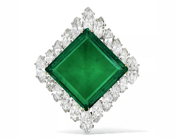 37-Carat ‘Aga Khan’ Emerald Brooch Returns to Christie’s Geneva After 55 Years