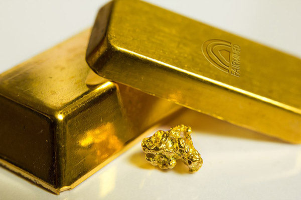 Gold Price Soars to Record $3,350 as Investors Flock to Safe Haven Asset