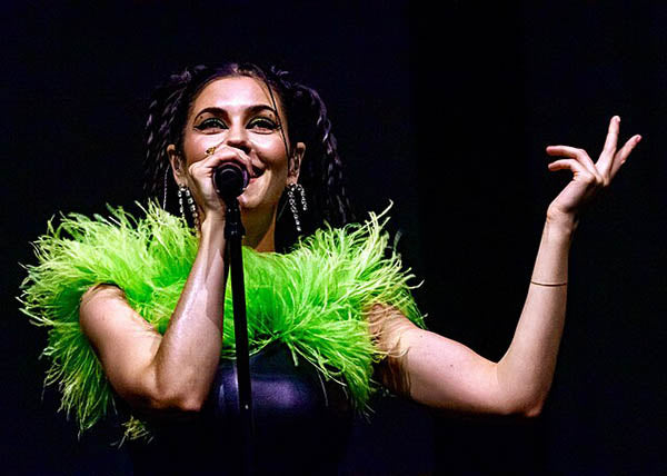 Music Friday: Marina Diamandis Asks for a ‘Big Diamond Ring’ in ‘Primadonna’