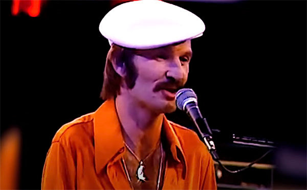 Music Friday: ’74 Class Ring Makes Cameo in Starbuck’s ‘Moonlight Feels Right’