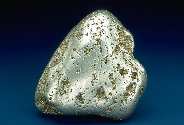 Platinum Hits 10-Year High at $1,330/Ounce; Rally Reflects 44% Gain This Year