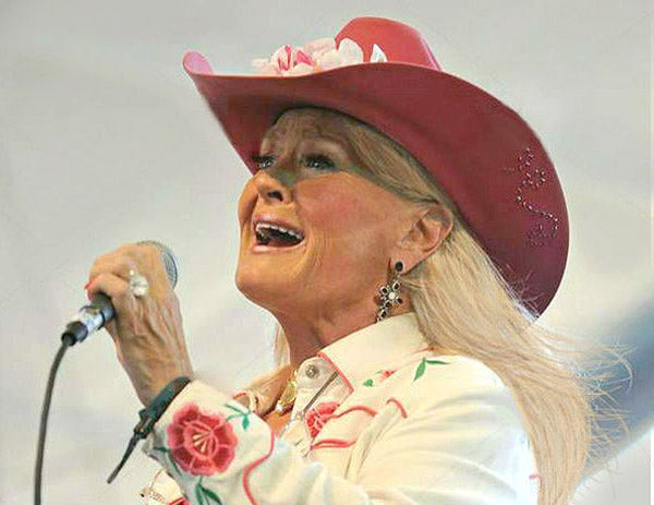 Music Friday: How ‘Diamond Ring’ Lyrics Nearly Derailed Lynn Anderson’s ‘Rose Garden’