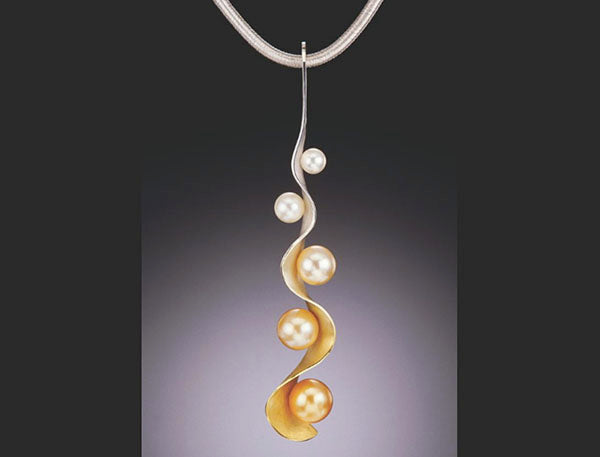 Award-Winning ‘South Sea Glow Necklace’ Is Part of National Gem Collection