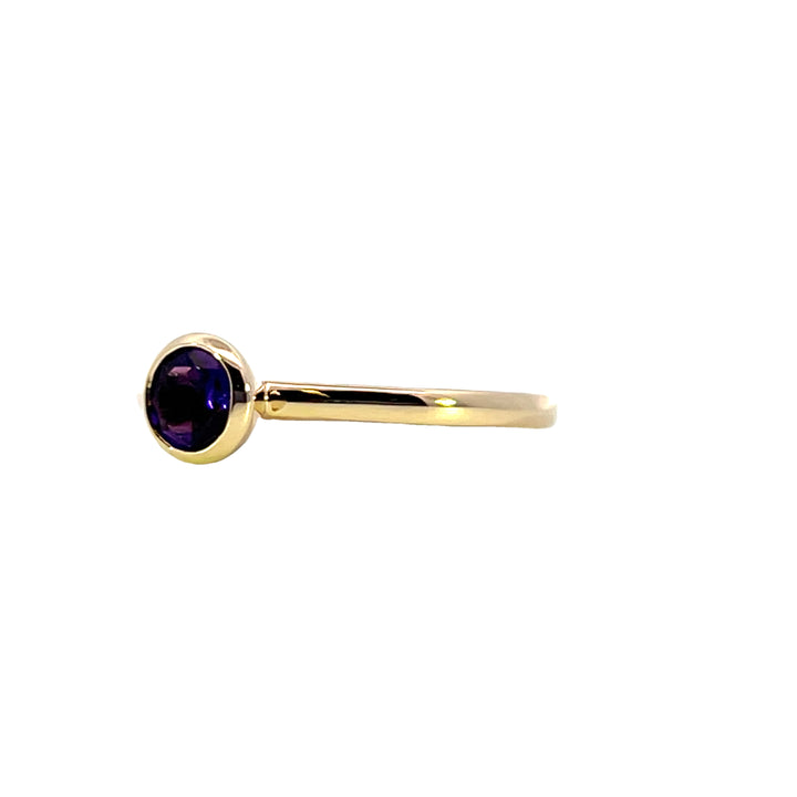 14k Yellow Gold Round Amethyst Solitaire Ring