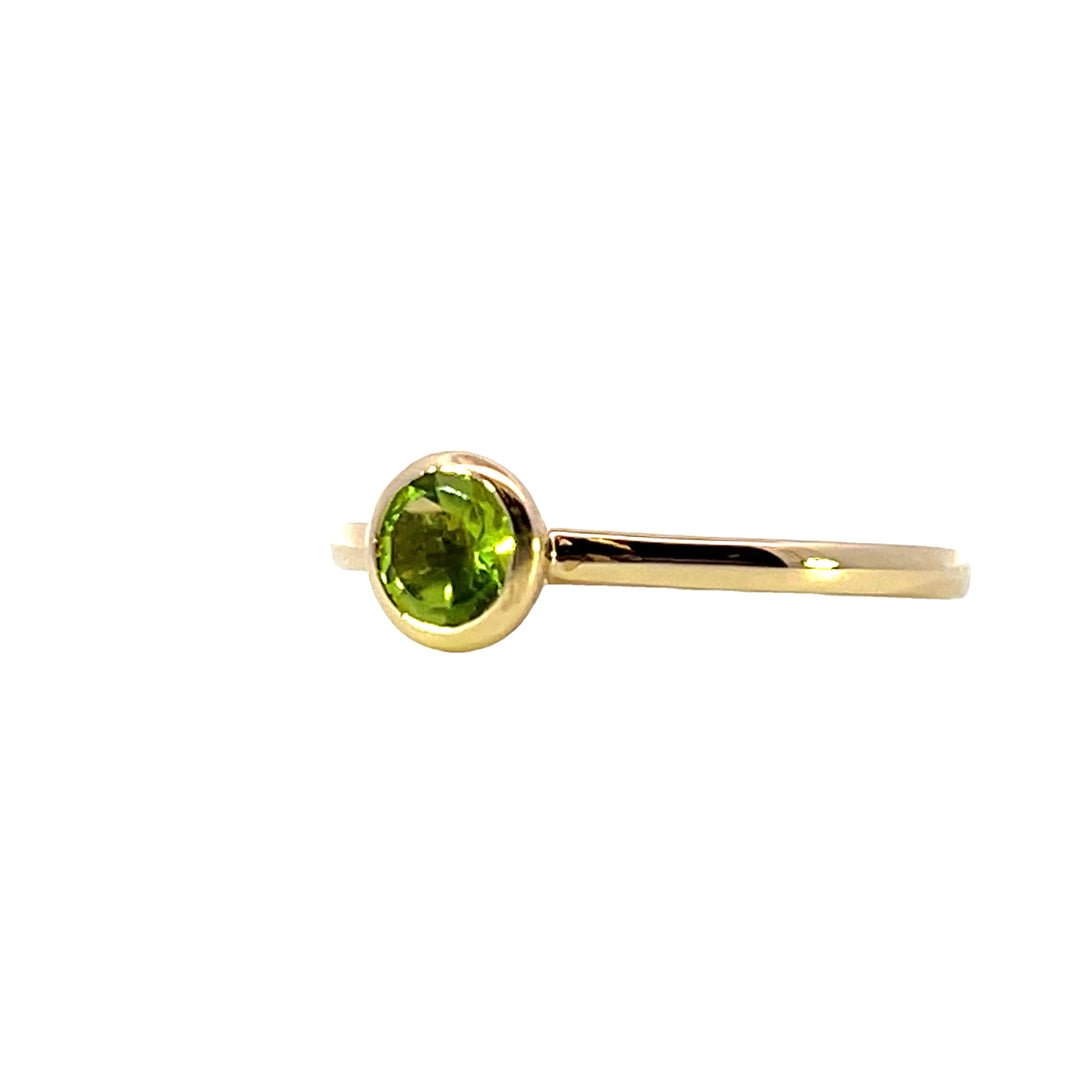 14k Yellow Gold Round Peridot Solitaire Ring