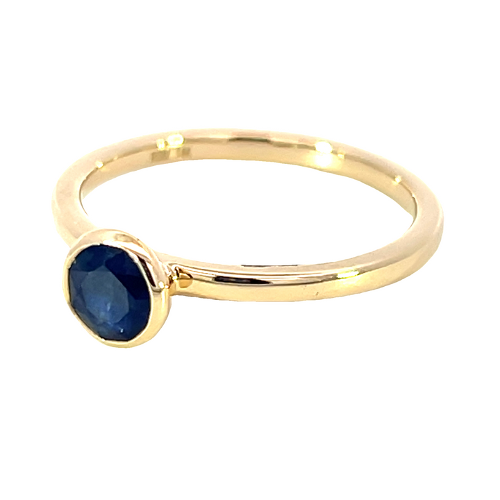 14k Yellow Gold Round Sapphire Solitaire Ring