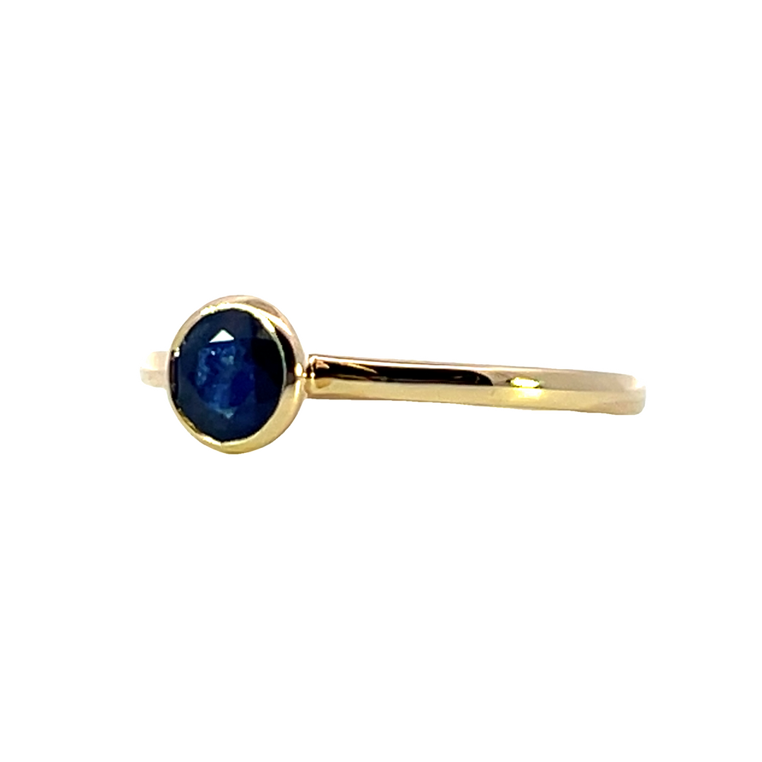 14k Yellow Gold Round Sapphire Solitaire Ring