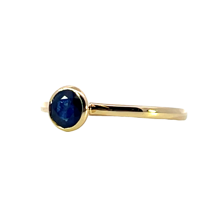 14k Yellow Gold Round Sapphire Solitaire Ring