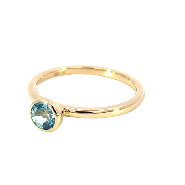 14k Yellow Gold Round Swiss Blue Topaz Solitaire Ring
