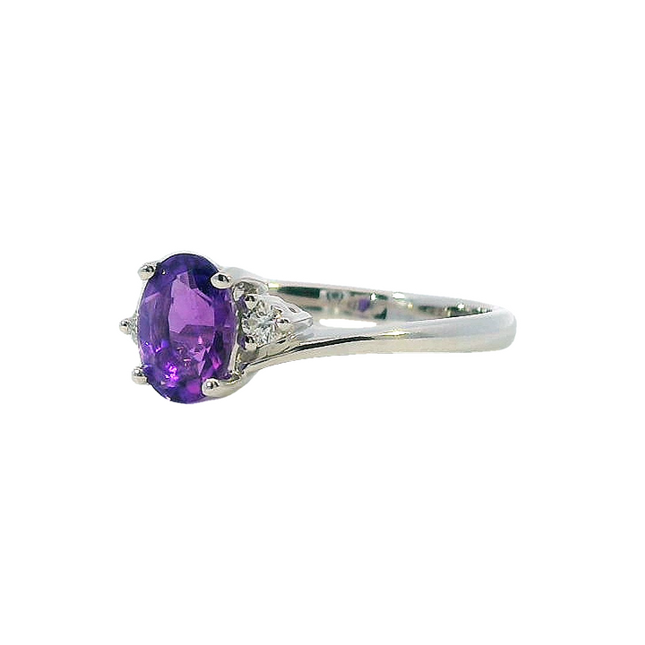 14k White Gold Oval Amethyst Solitaire Ring