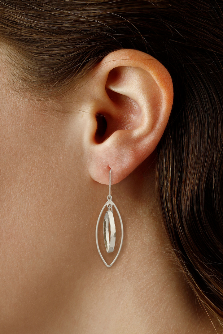 Wire Marquise Shape earrings in Sterling Silver