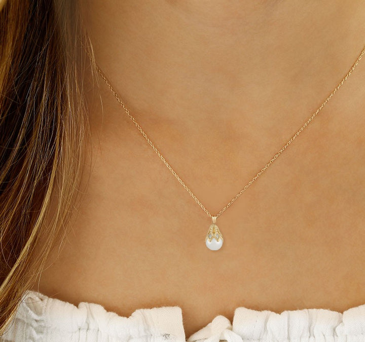 14k Yellow Gold Round Pearl Drop Pendant